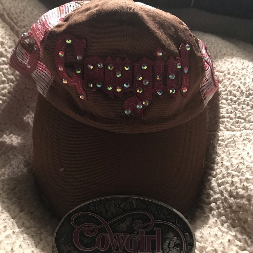Cowgirl hat and belt buckle brand new